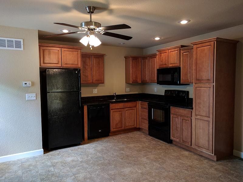 1st image of 10631 Clubhouse Dr