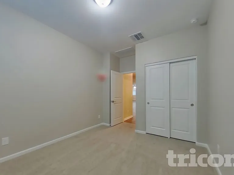 17852 W Daley Ln — Photo 10