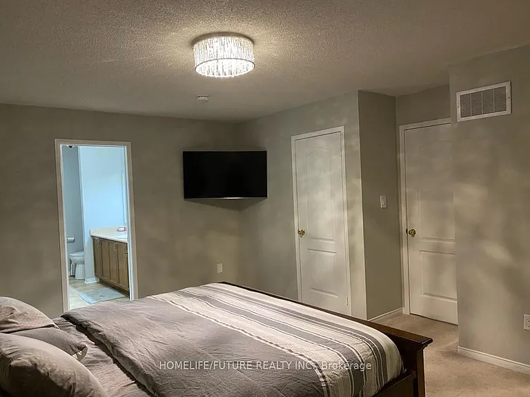 31 Middlecote Dr — Photo 13