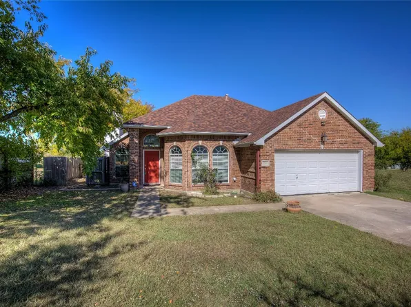 700 Hillside Dr, West Tawakoni, TX 75474