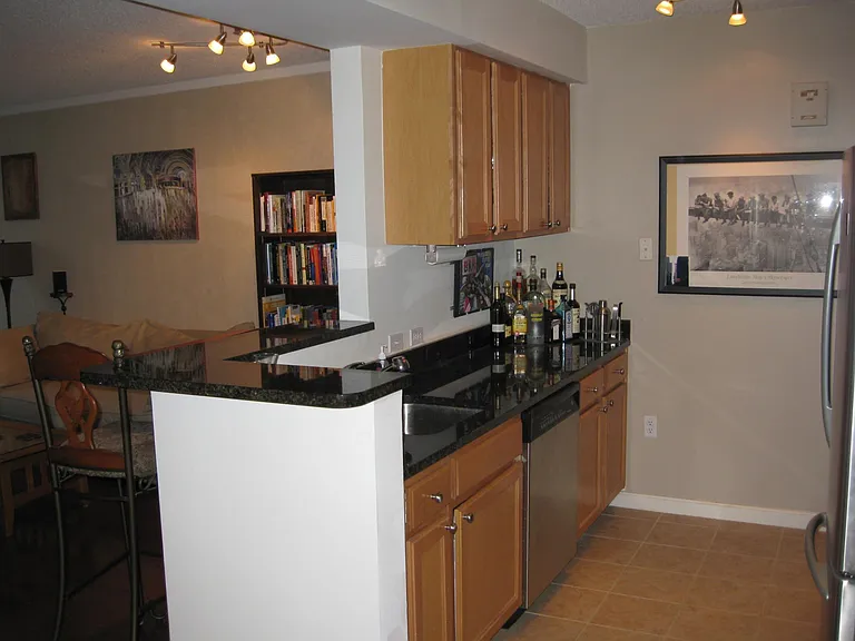 880 N Pollard St #327 — Photo 4