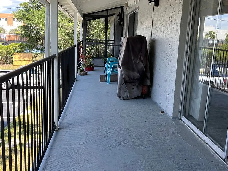 The Carl — Photo 38