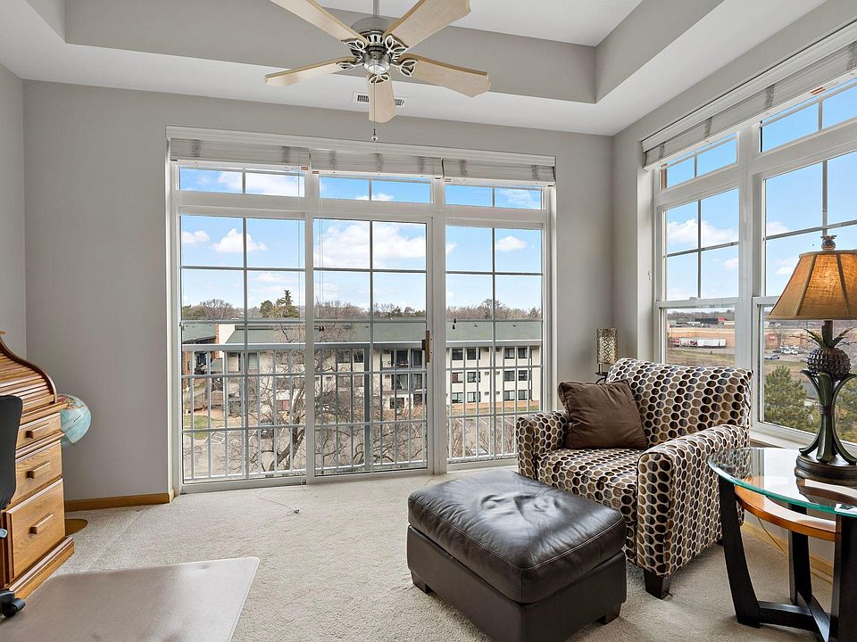 1st image of 2405 39th Ave NE Unit 401
