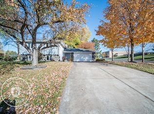 867 Harriet Ave, Shoreview, MN 55126