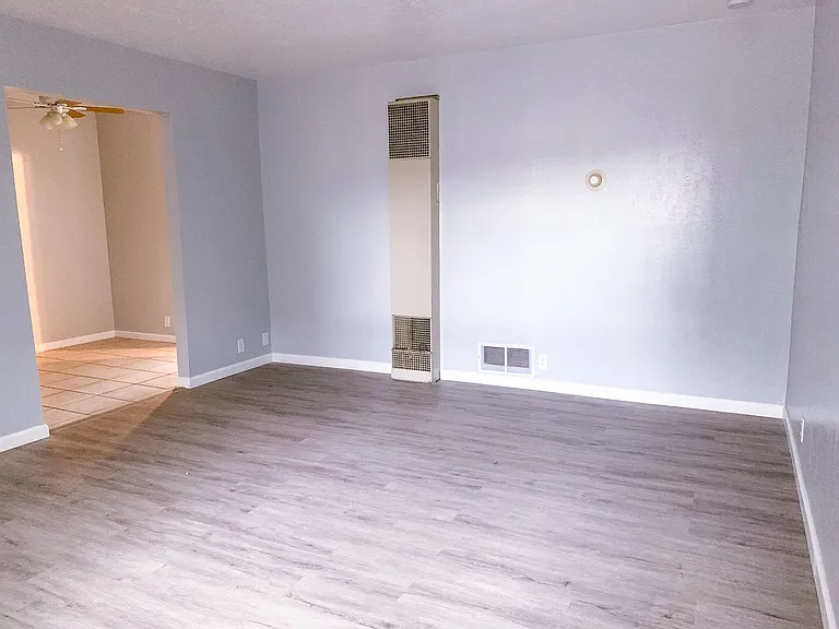 Large One-Bedroom Units Near Nob Hill — Photo 2