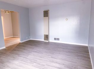 4311 Zuni Rd SE #17, Albuquerque, NM 87108