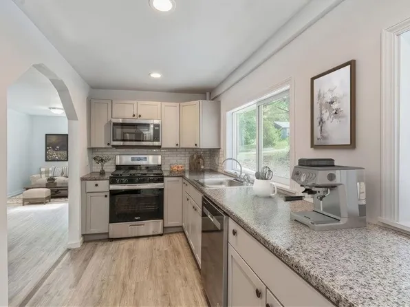 3306 S Union St, Des Moines, IA 50315