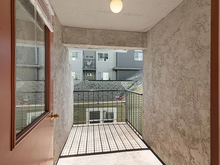 Dry Creek Apartments — Photo 11