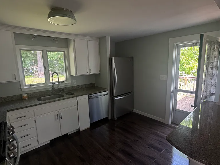 247 Forest St — Photo 4