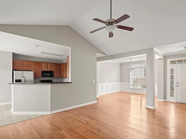 8 Hadley Park Way — Photo 4