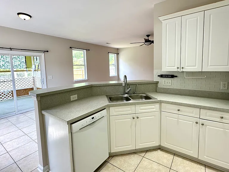 313 Coralstone Ct — Photo 8