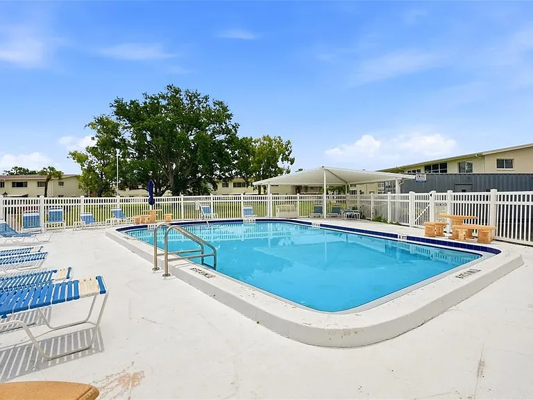 4570 Overlook Dr NE #284 — Photo 4
