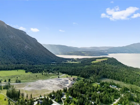 3694 Ford Rd, Columbia Shuswap, BC V0E 2X2