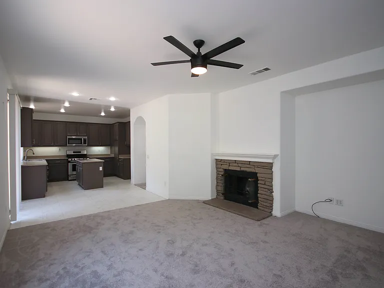 2911 Spruce Ct — Photo 11