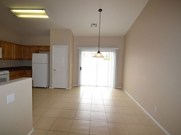 3rd image of 616 Cowboy Cross Ave