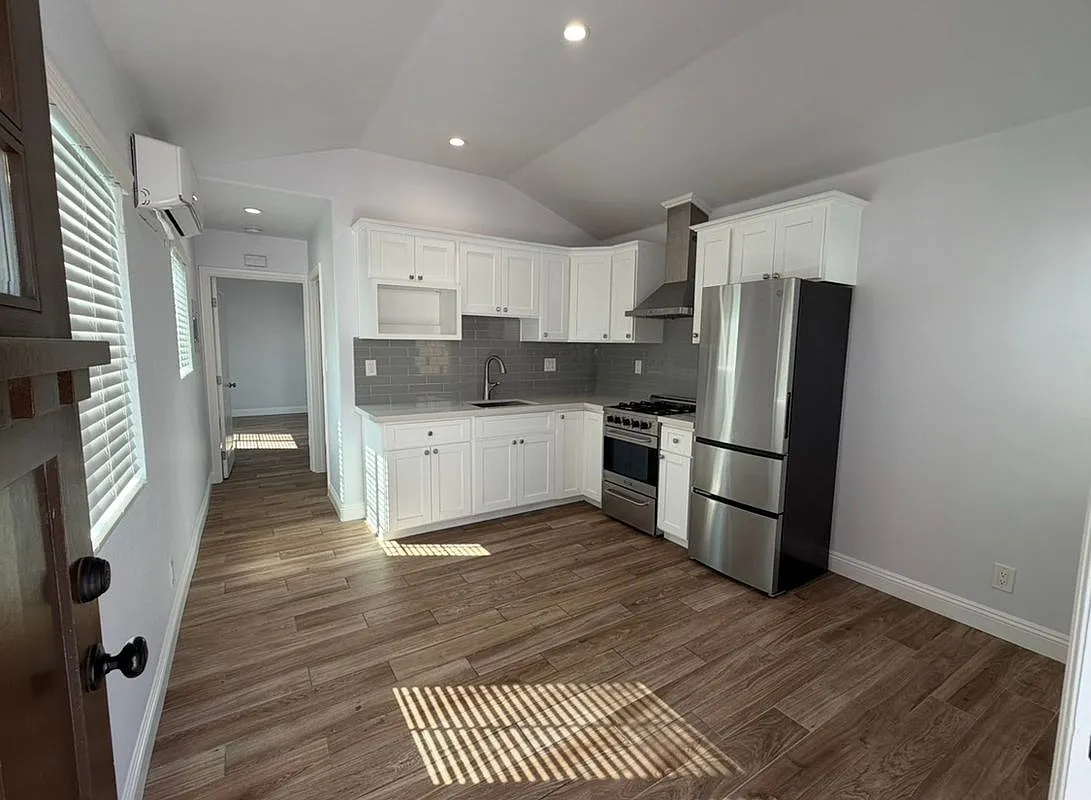 1 bed, 1.0 bath, 480 sqft, $2,500 — Photo 3