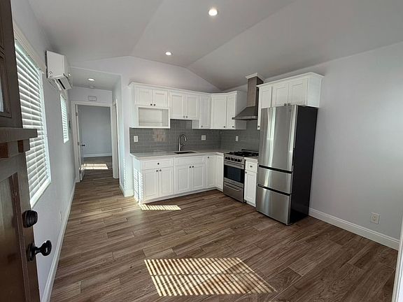 3rd image of 6116 Strickland Ave