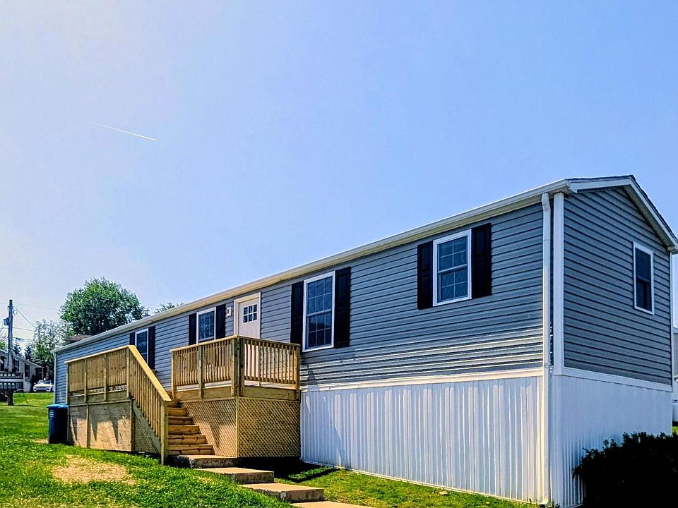 1st image of 12 Stephanie Ln