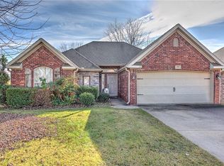 306 E Summerwood Ct, Rogers, AR 72758