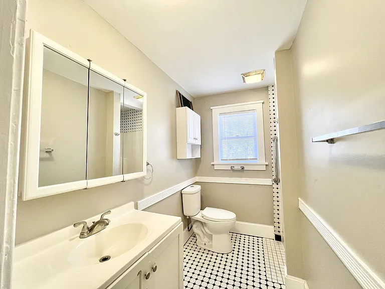 238 Madison St #3 — Photo 4
