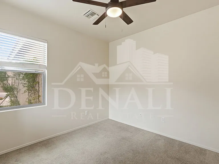 584 N Highlands Grove Ln — Photo 12