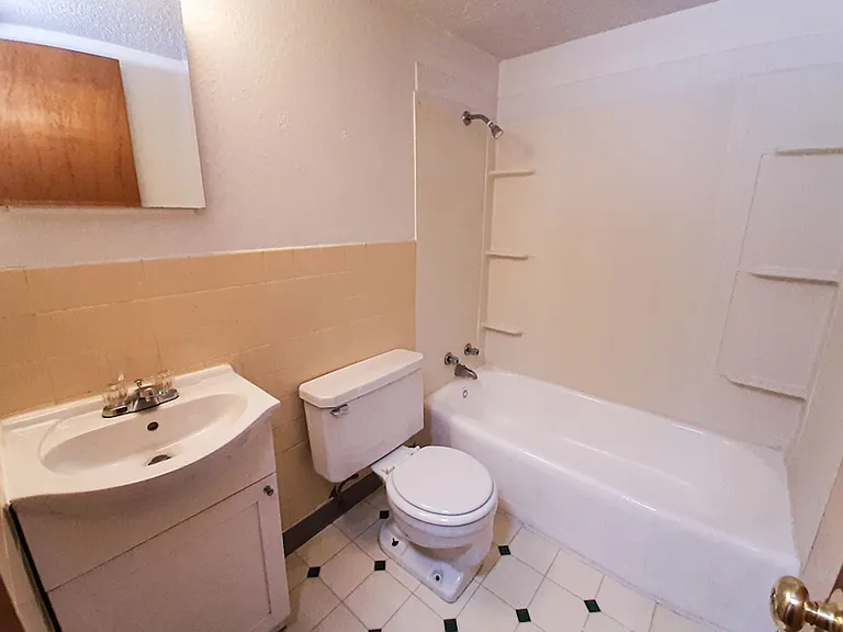 1021 Southpark Dr — Photo 11