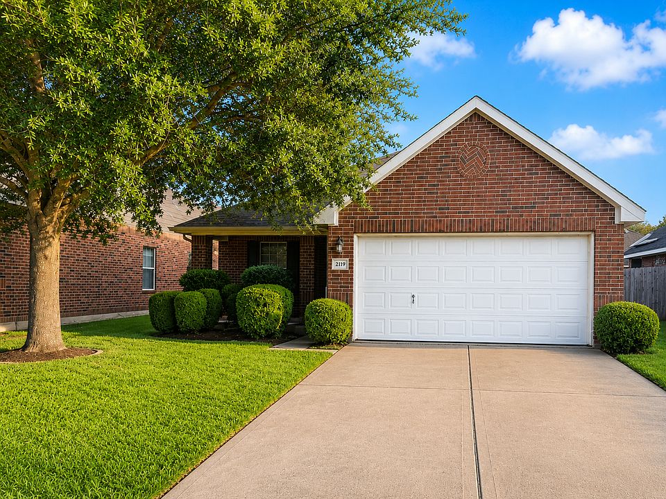 1st image of 2119 Hawthorne Brk