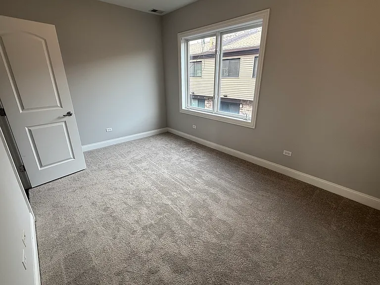 7016 W Medill Ave — Photo 9