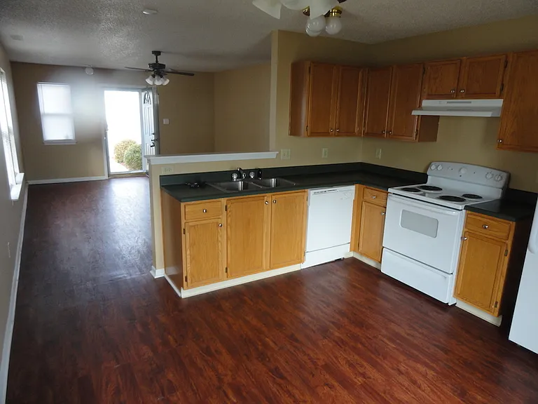 123 Declaration Dr — Photo 4