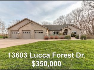 13603 Lucca Forest Dr, Bloomington, IL 61705