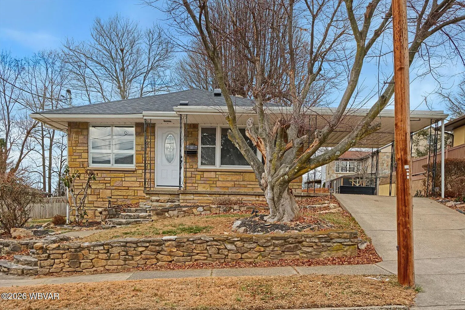 575 3rd St photo 1
