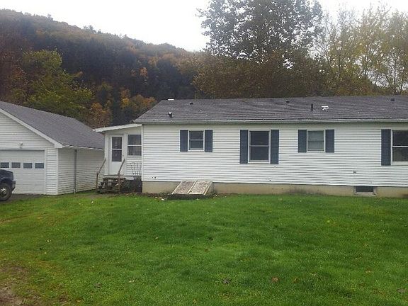 2nd image of 46 Beardslee Ln