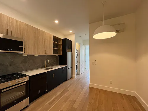 50 Grace St #202 Photo 1