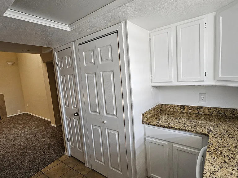 17111 E Ford Dr — Photo 7