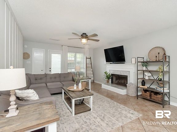2nd image of 1065 Linlen Ave