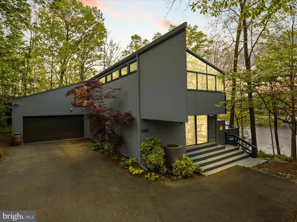2005 Cutwater Ct, Reston, VA 20191