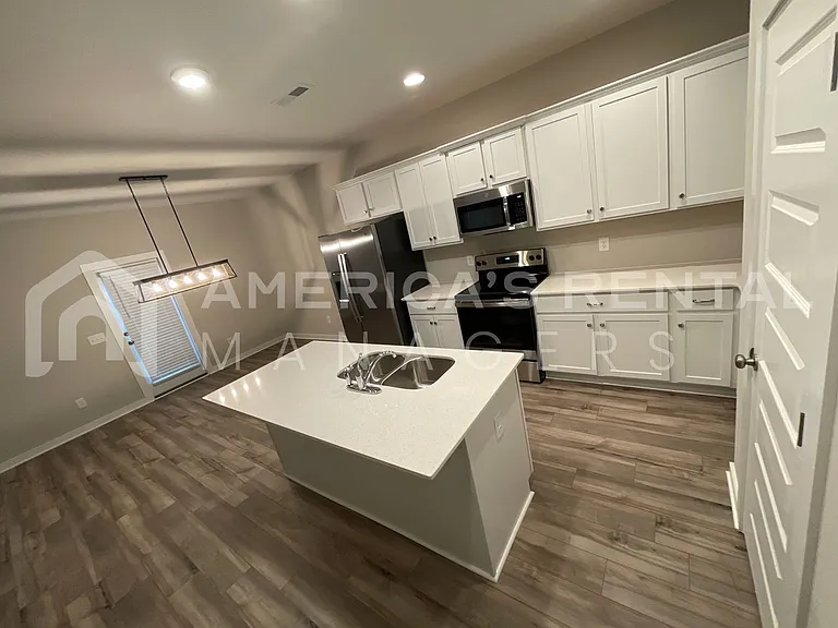 2108 Ellsworth Loop Rd — Photo 8