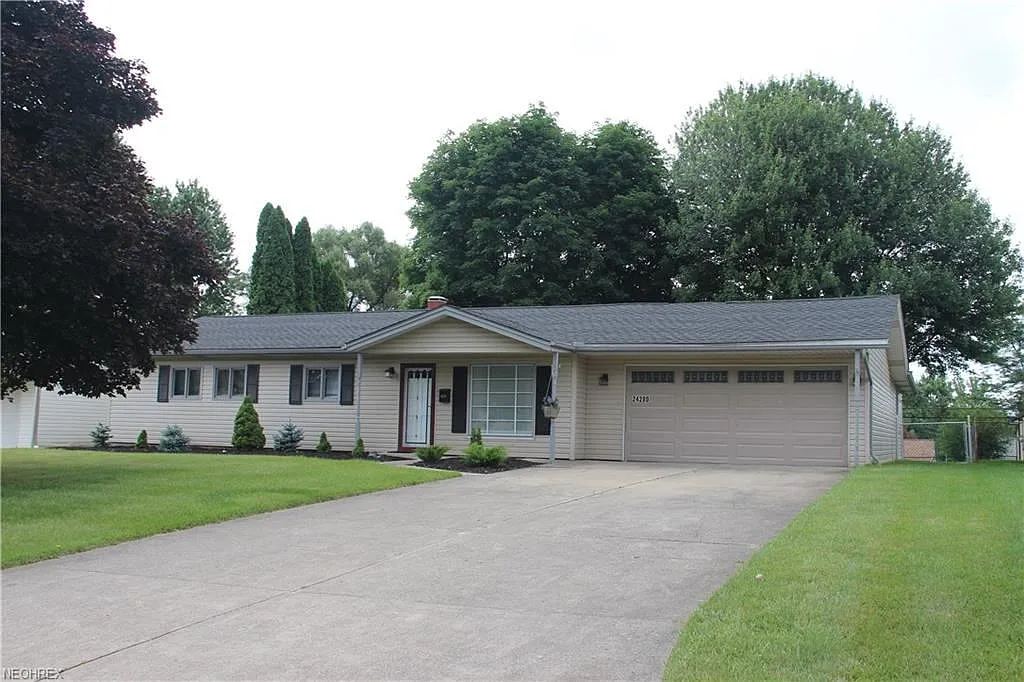 24280 Laing Rd photo 1