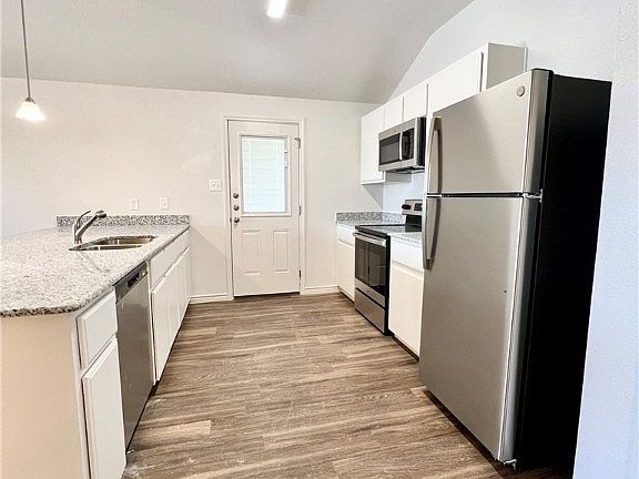4th image of 217 Dolphin Dr