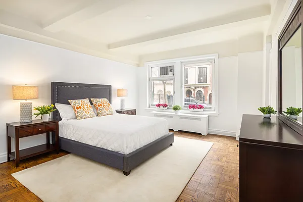 Sold by Douglas Elliman | media 24