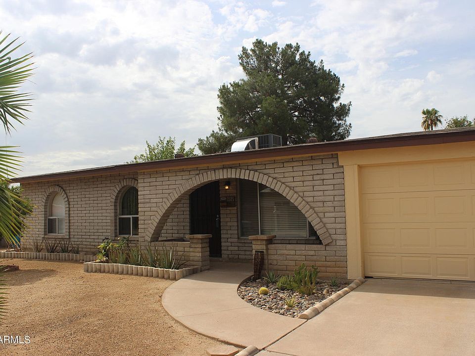 1st image of 2925 E Dahlia Dr