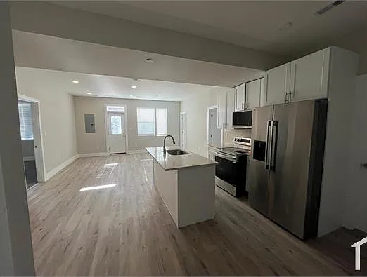 5 bed, $6,000 — Photo 3