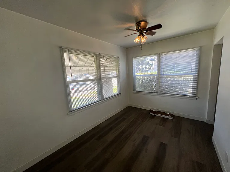 635 W Commonwealth Ave #A — Photo 32