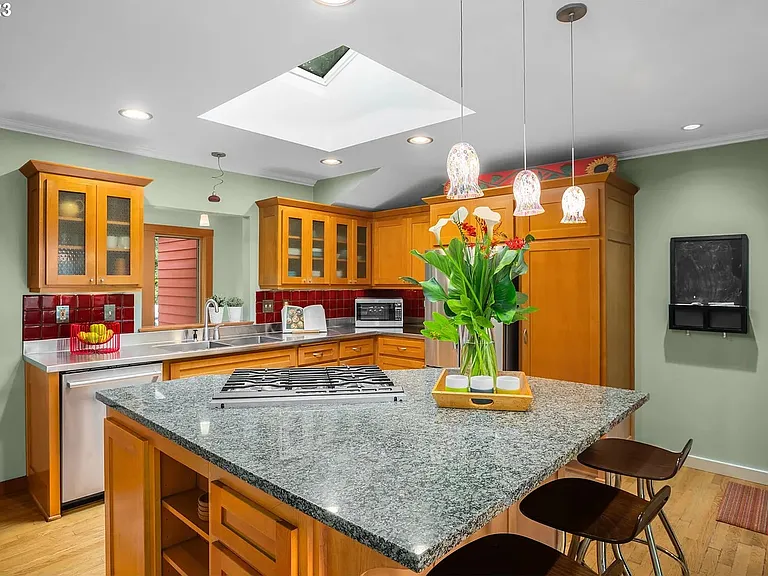 3030 NW Cornell Rd — Photo 9