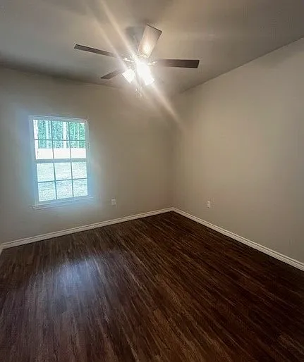 504 Ranier Dr — Photo 6