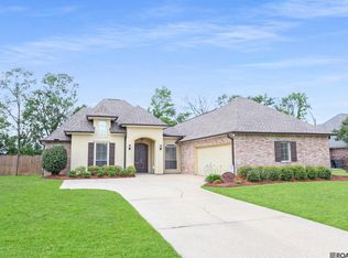 2219 Twin Circle Dr, Gonzales, LA 70737