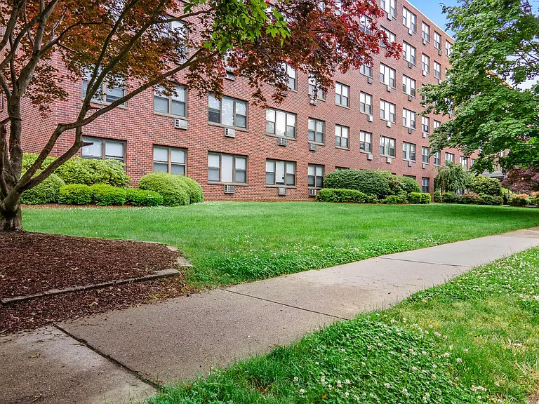 Kent Farm Apartment Homes — Photo 25