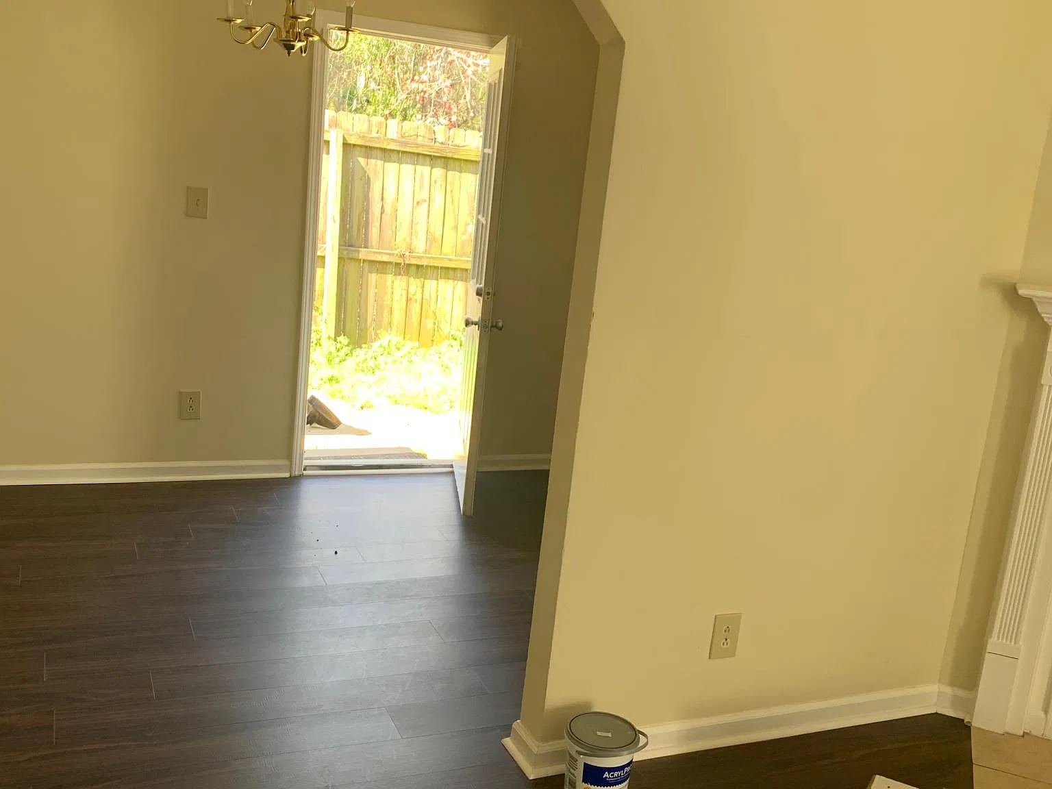 3 bed, 1320 sqft, $1,800 — Photo 1