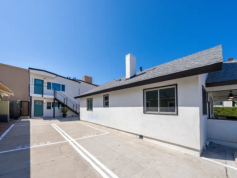 4062 Goldfinch St — Photo 5