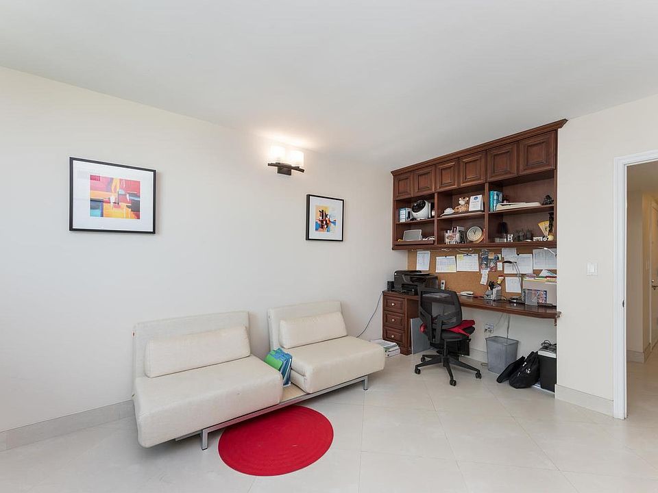 1st image of 1800 N Bayshore Dr APT 2915